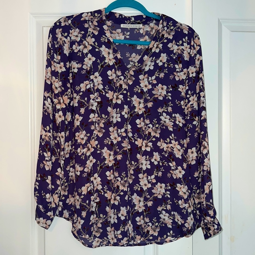 Violet and Claire, size Medium, blouse, 100% polyester, professional attire